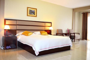 Отель Hillside Plaza Hotel  Кампала